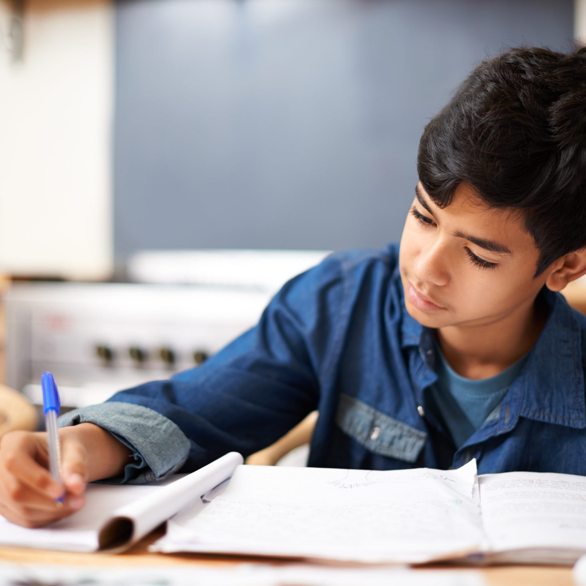 Student-studying-independently-2048x2048.jpg
